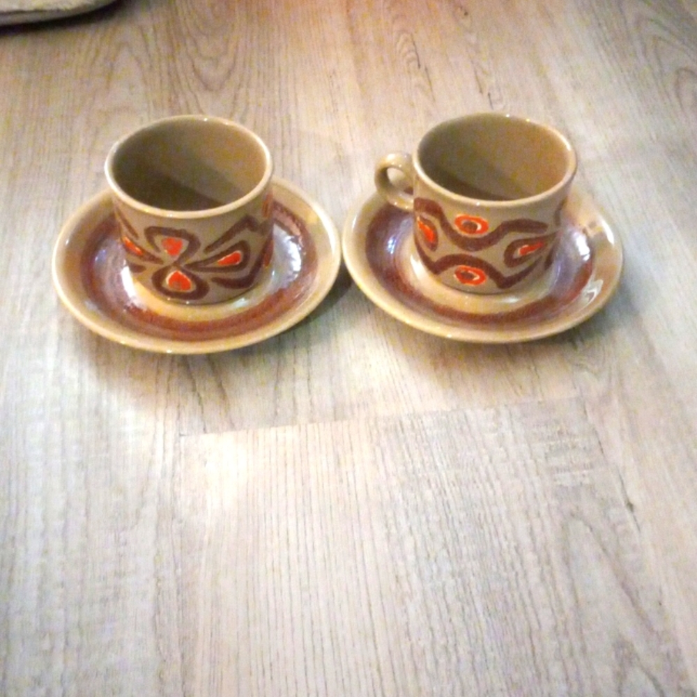 QUICK SALE 1960s set of 2 teacups and saucers